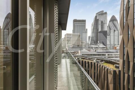 TERRACE WITH VIEWS OF THE CITY