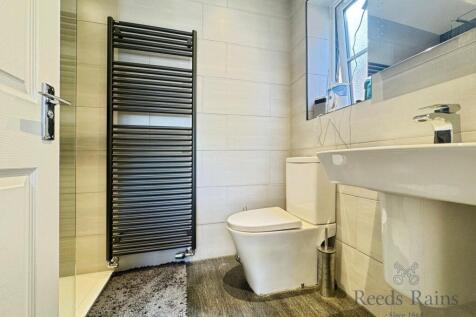 En-Suite Bathroom