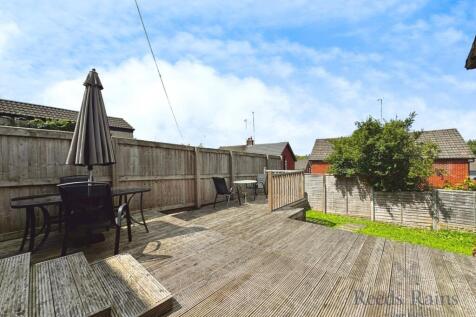 Rear Decking Area