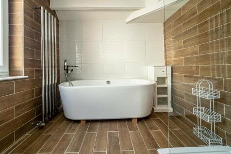 2nd Floor Bathroom