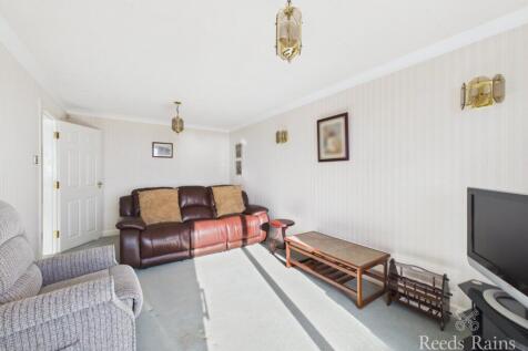 Living Roomb