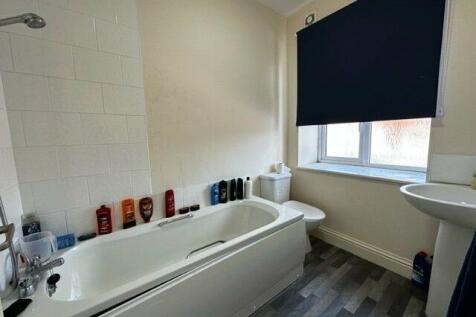 Flat Bathroom