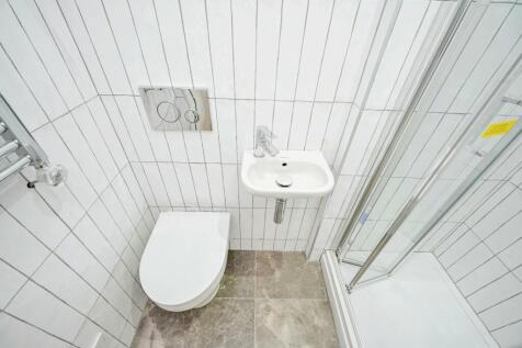 Shower En-Suite