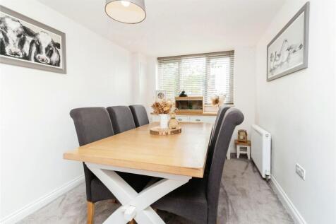 Dinings Room / Offic