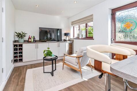 Kitchen/Snug