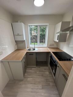 Photo 10 Kitchen 1