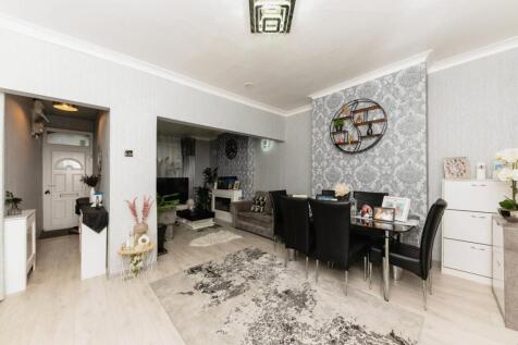 Living/Dining Area