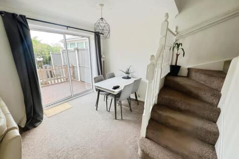 Living/Dining Area
