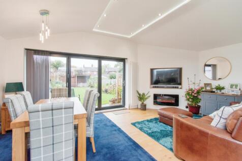 Sitting/Dining Room