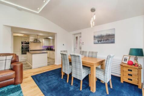 Sitting/Dining Room