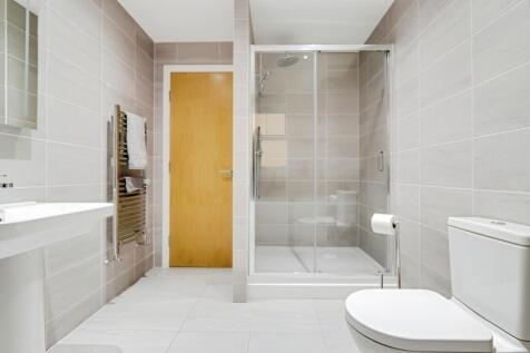 Bath/ Shower Room
