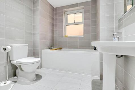 Bath/ Shower Room