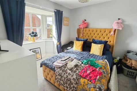 Reception/Bedroom
