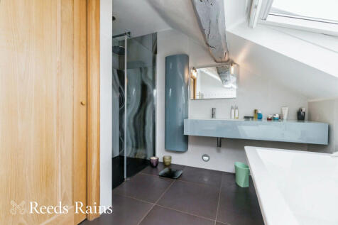 Bed 1 En-Suite