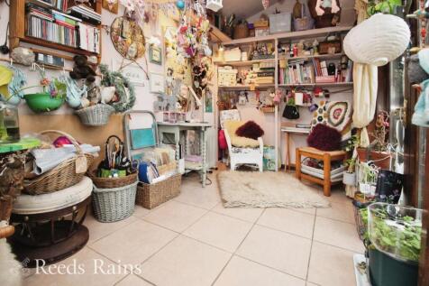 Garden/Craft Room