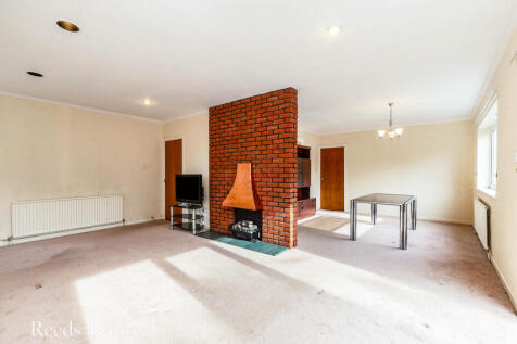 Lounge/Dining