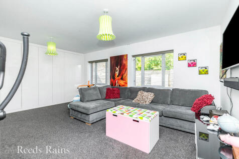 Front Lounge