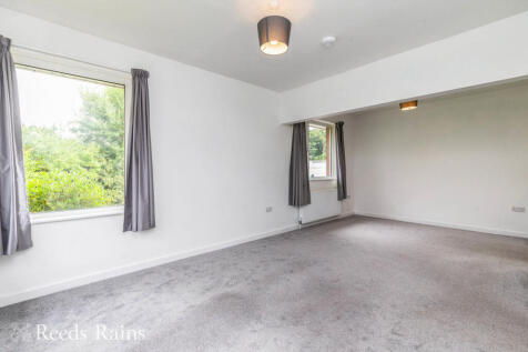 Lounge/Dining