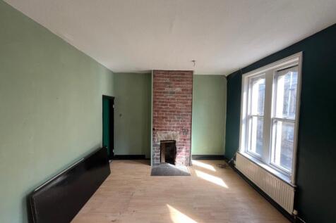 1st Floor Livingroom