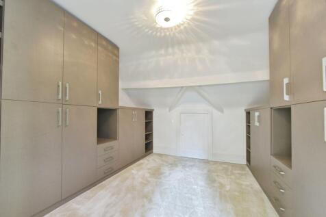 Walk In Wardrobe