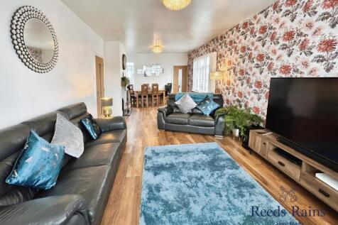 Sitting/Dining Room