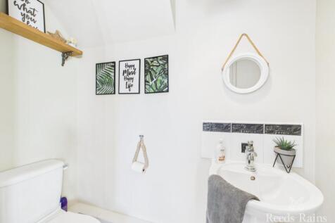 Cloakroom/Wc