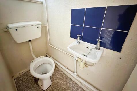 Cloakroom/W.C