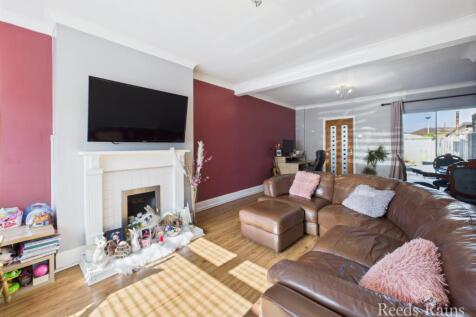 Sitting/Dining Room