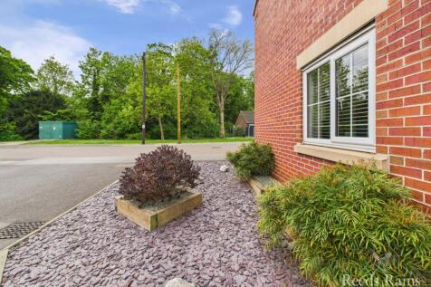 Front/Side Garden