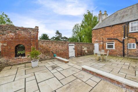 Rear Courtyard