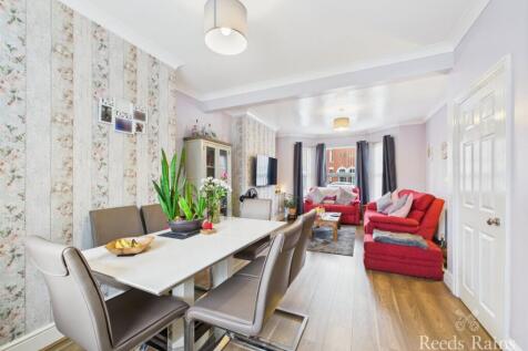 Sitting/Dining Room