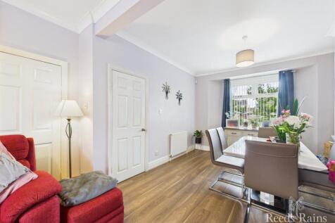 Sitting/Dining Room