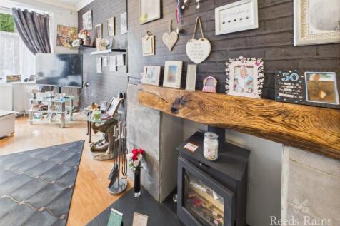 Sitting/Dining Room