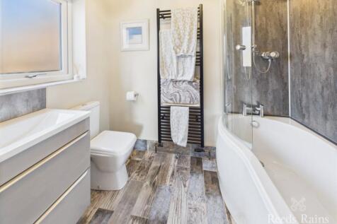En-Suite Bathroom