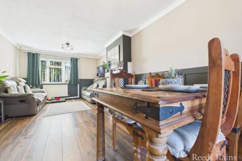 Sitting/Dining Room