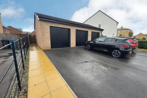 Driveway/Garage