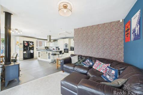 Kitchen/Family/Dinin