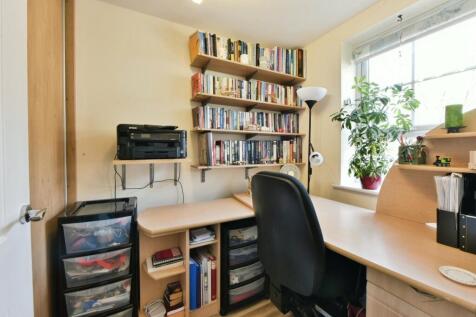 Bedroom/Office