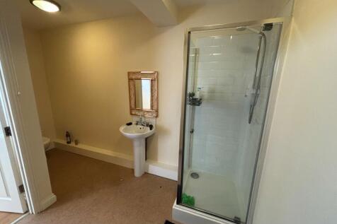 Flat 14 Shower Room
