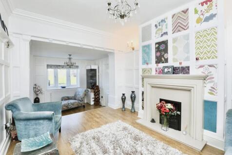 Sitting/Dining Room