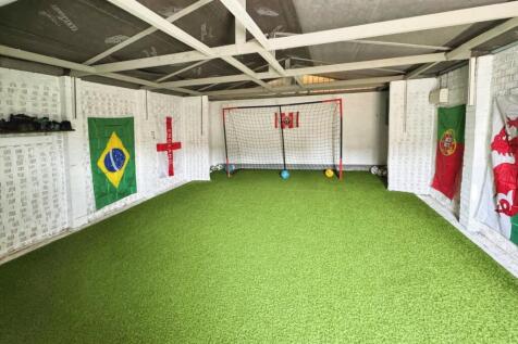 Double Garage 1