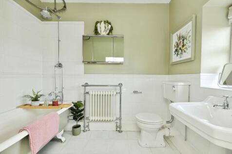 En Suite Bathroom