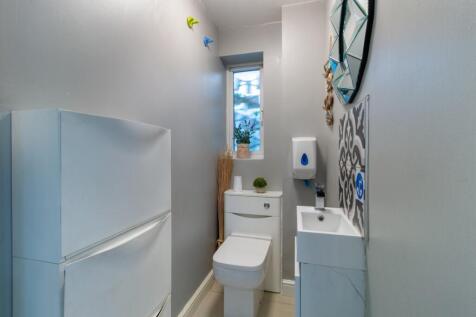 Cloakroom/Wc