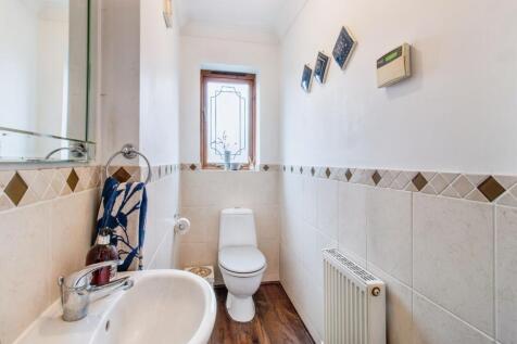 Cloakroom/Wc