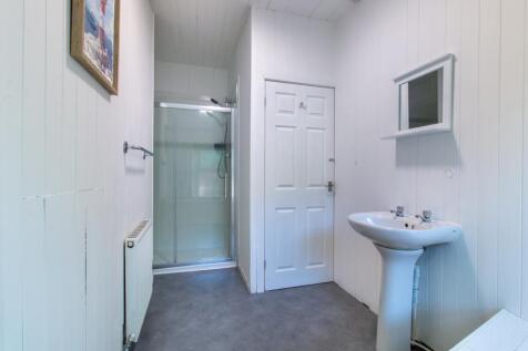 Bath &amp; Shower Room