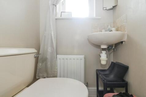 Cloakroom/Wc