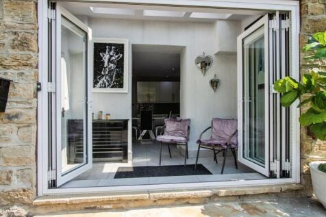 Entrance/Garden Room