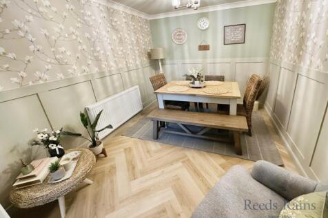 Dining Room/Bedroom