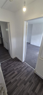 18 Livingstone Terrace Hallway.png