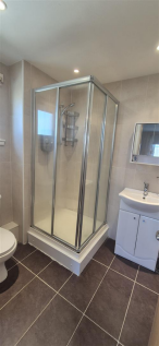 76 Mariners View EnSuite.png